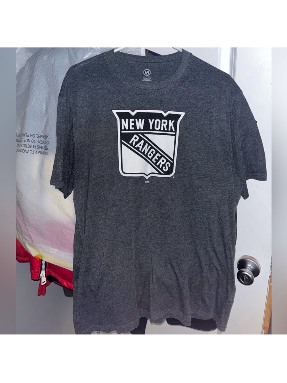 Men’s XL New York Rangers Grey Short Sleeve NHL Team Logo Crewneck T Shirt